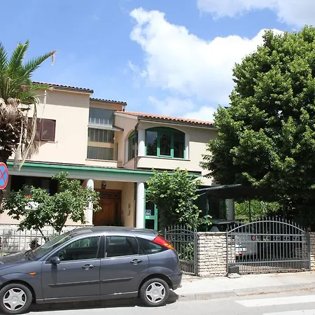 Apartment Vito *