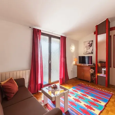 Vito Apartman Póla