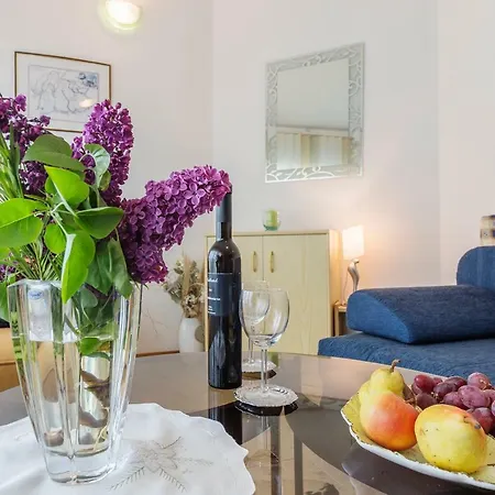Vito Apartman Póla